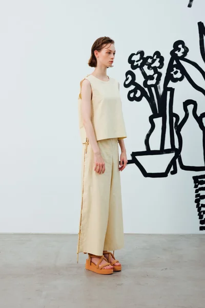 Look 16